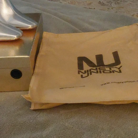 Women's boots - Picture 2 of 5